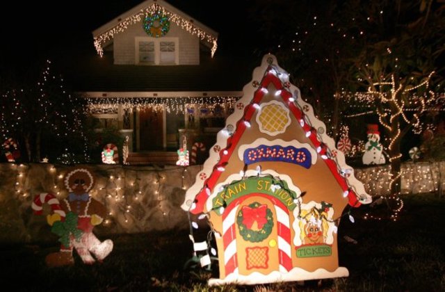 Christmas Tree Lane, Oxnard Historic District
